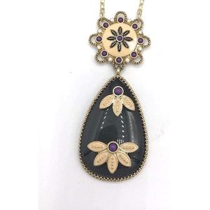 La fleur necklace